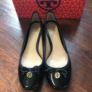 Blk Tory Burch patent pumps